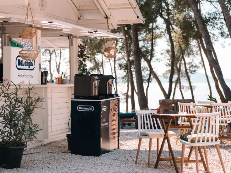 Obonjan bar scena